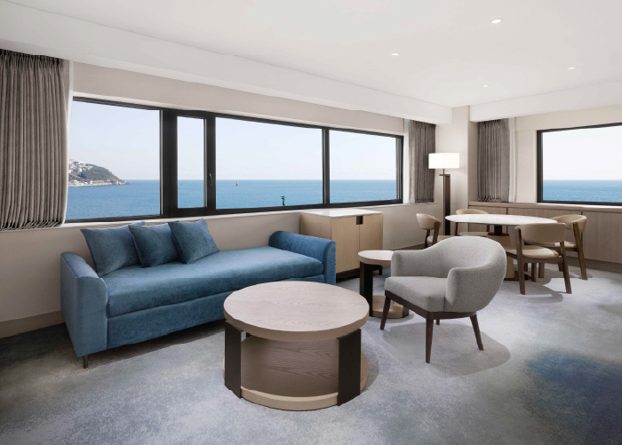 EXECUTIVE BEACH VIEW SUITE